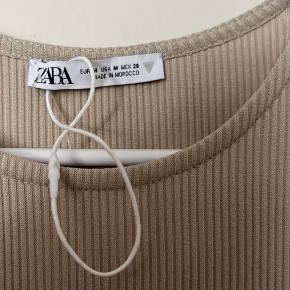 NWOT Zara cream/beige dress with slits on sides size: M - Picture 6 of 10